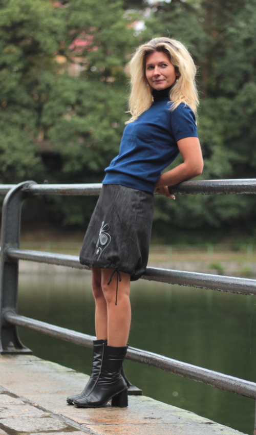 handgemachte Mode – LaJuPe - grauer Rock kurz