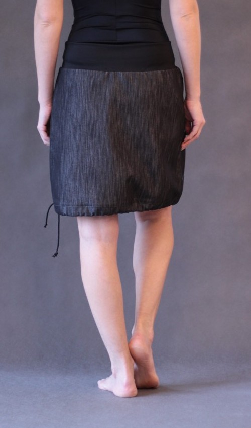 handgemachte Mode – LaJuPe - schwarzer Rock kurz