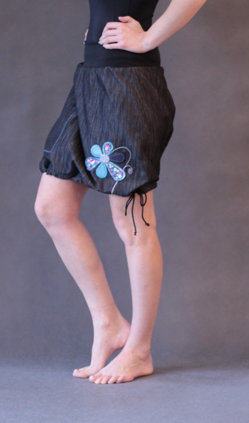 handgemachte Mode – LaJuPe - schwarzer Rock kurz