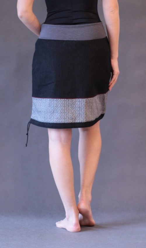 0124_handgemachte Mode – LaJuPe - rot schwarzer Rock handgemachte Mode – LaJuPe - rot schwarzer Rock