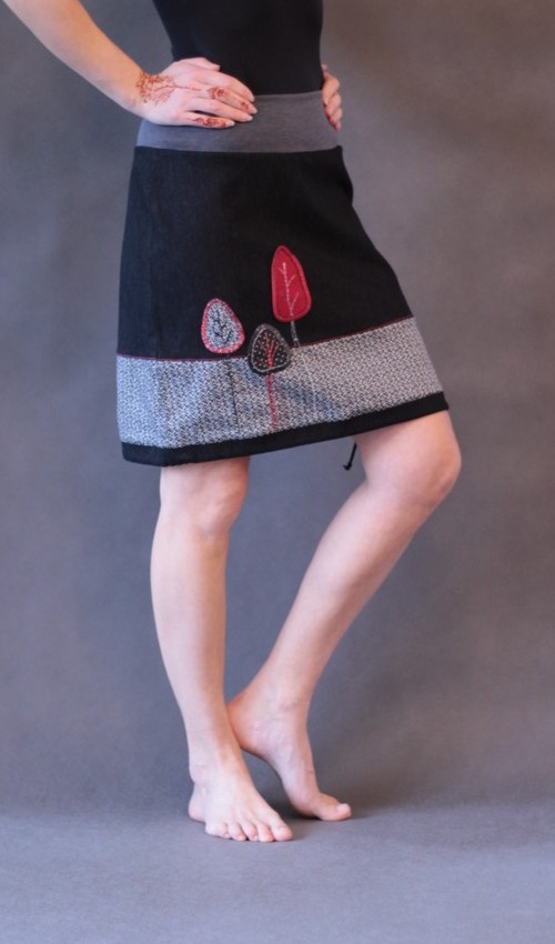 0124_handgemachte Mode – LaJuPe - rot schwarzer Rock handgemachte Mode – LaJuPe - rot schwarzer Rock