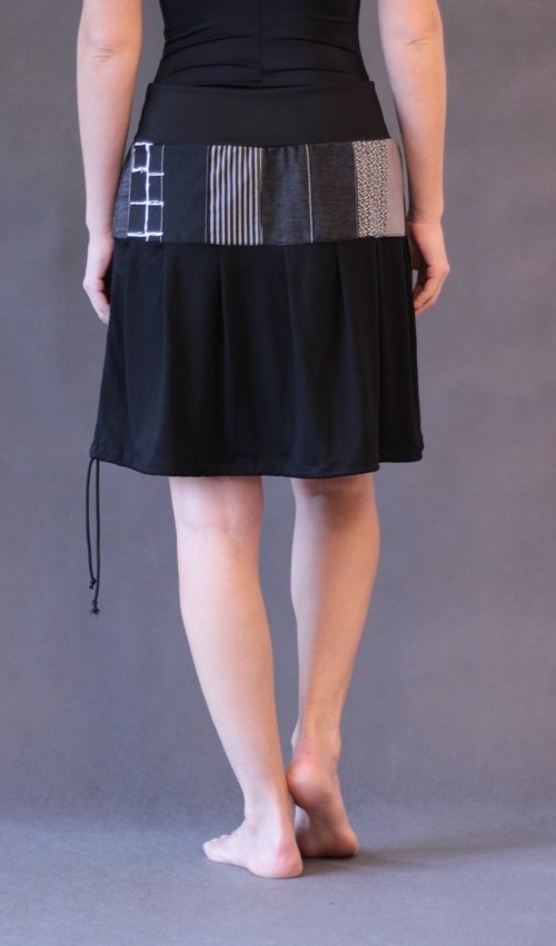 handgemachte Mode – LaJuPe - schwarzer weiter Rock