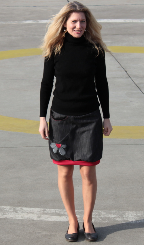 0130_handgemachte Mode – LaJuPe - schwarzer knielanger Rock handgemachte Mode – LaJuPe - schwarzer knielanger Rock