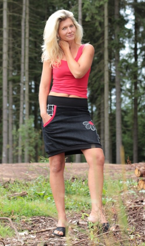 handgemachte Mode – LaJuPe - rock kurz schwarz