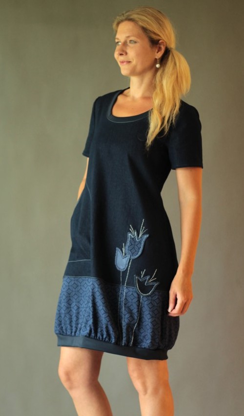 0181_handgemachte Mode - LaJuPe dunkelblaues Kleid kurz handgemachte Mode - LaJuPe dunkelblaues Kleid kurz