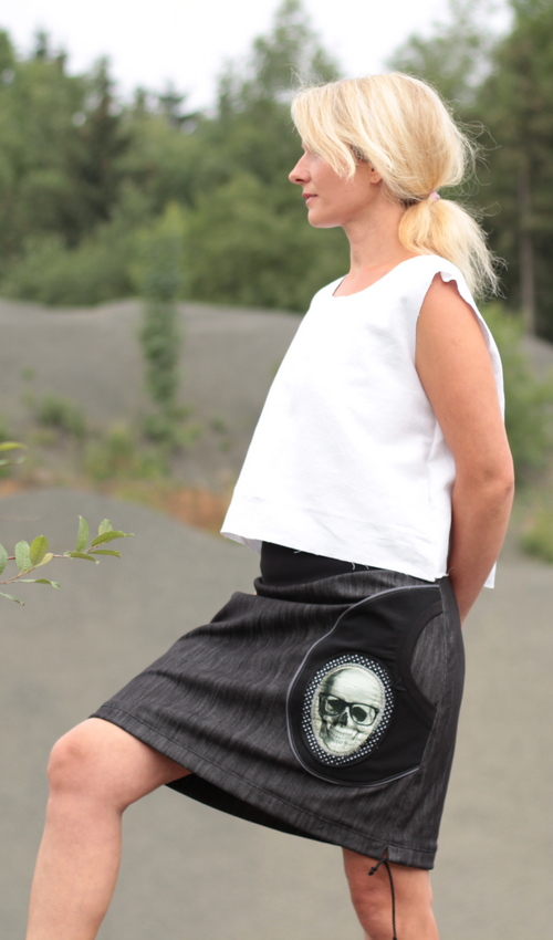 0184_handgemachte Mode – LaJuPe - schwarzer Jeansrock knielang handgemachte Mode – LaJuPe - schwarzer Jeansrock knielang