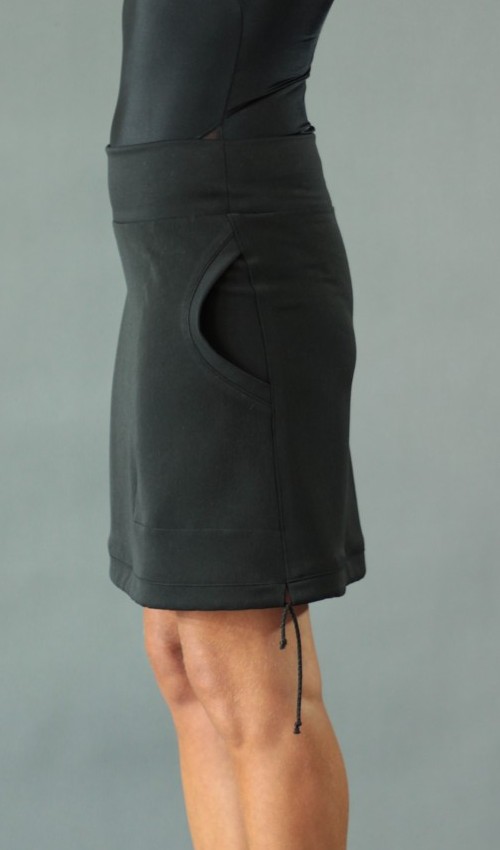 0240_handgemachte Mode – LaJuPe - kurzer Rock schwarz handgemachte Mode – LaJuPe - kurzer Rock schwarz