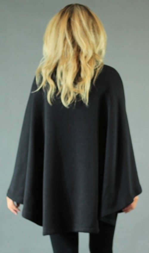 handgemachte Mode – LaJuPe - Poncho schwarz