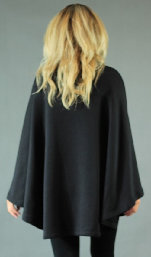 006_handgemachte Mode – LaJuPe - Poncho schwarz handgemachte Mode – LaJuPe - Poncho schwarz