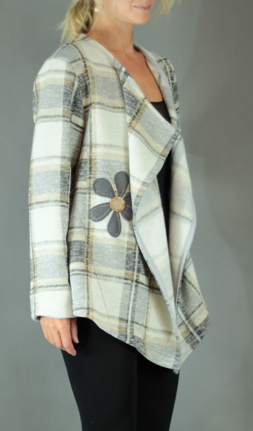 021_handgemachte Mode – LaJuPe - beige Cardigan handgemachte Mode – LaJuPe - beige Cardigan