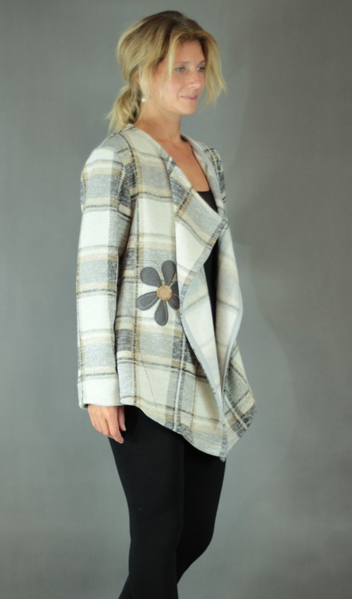 021_handgemachte Mode – LaJuPe - beige Cardigan handgemachte Mode – LaJuPe - beige Cardigan