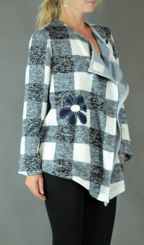 handgemachte Mode – LaJuPe - blaue Strickjacke