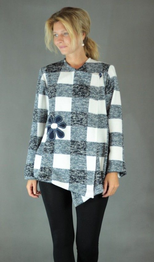 handgemachte Mode – LaJuPe - blaue Strickjacke