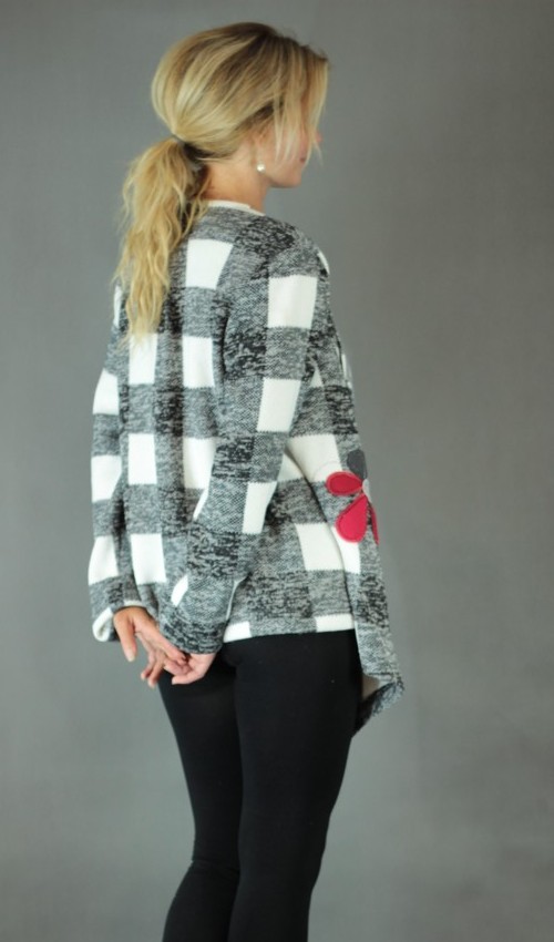 026_handgemachte Mode – LaJuPe - schwarze Strickjacke handgemachte Mode – LaJuPe - schwarze Strickjacke