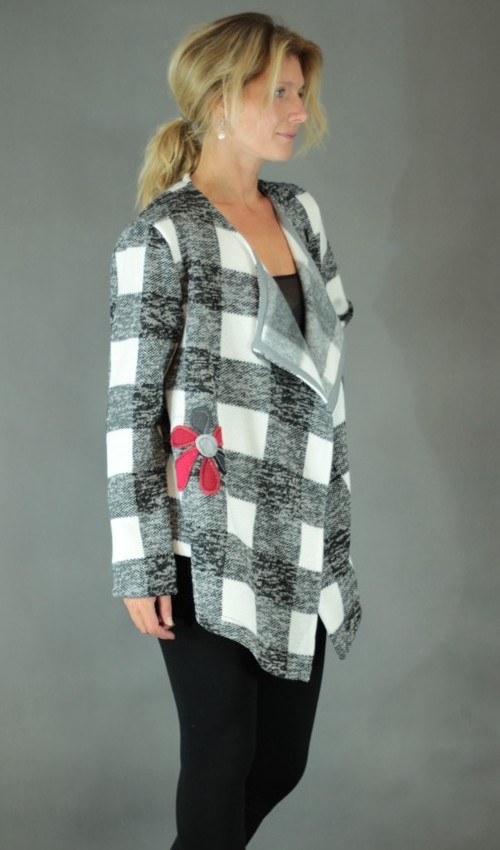 026_handgemachte Mode – LaJuPe - schwarze Strickjacke handgemachte Mode – LaJuPe - schwarze Strickjacke