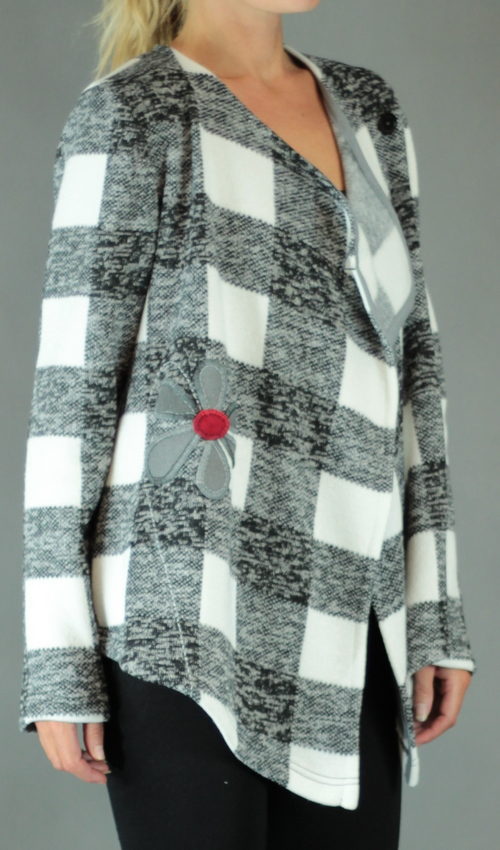 handgemachte Mode – LaJuPe - Strickjacke weiß