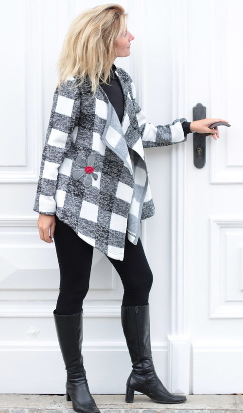 handgemachte Mode – LaJuPe - Strickjacke weiß